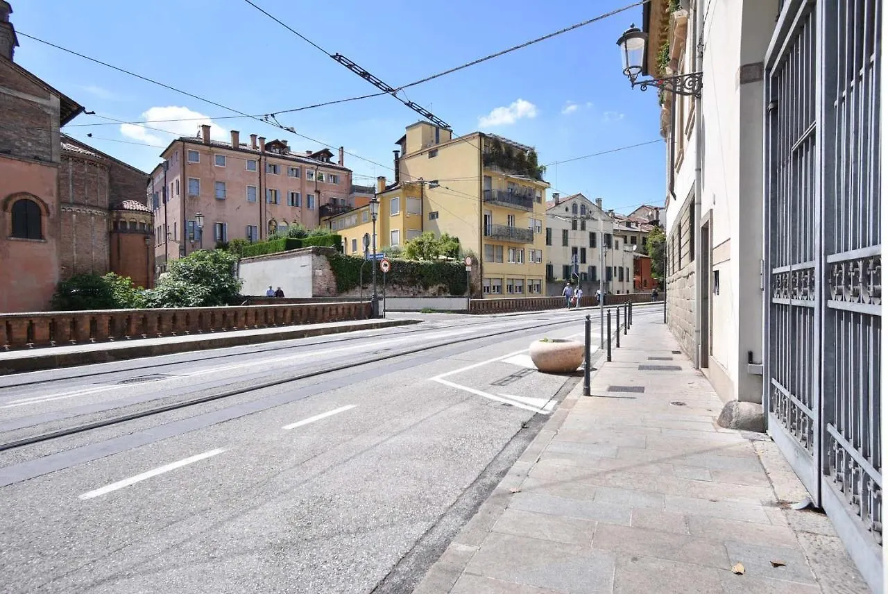 Historical Downtown Apartment Padova
