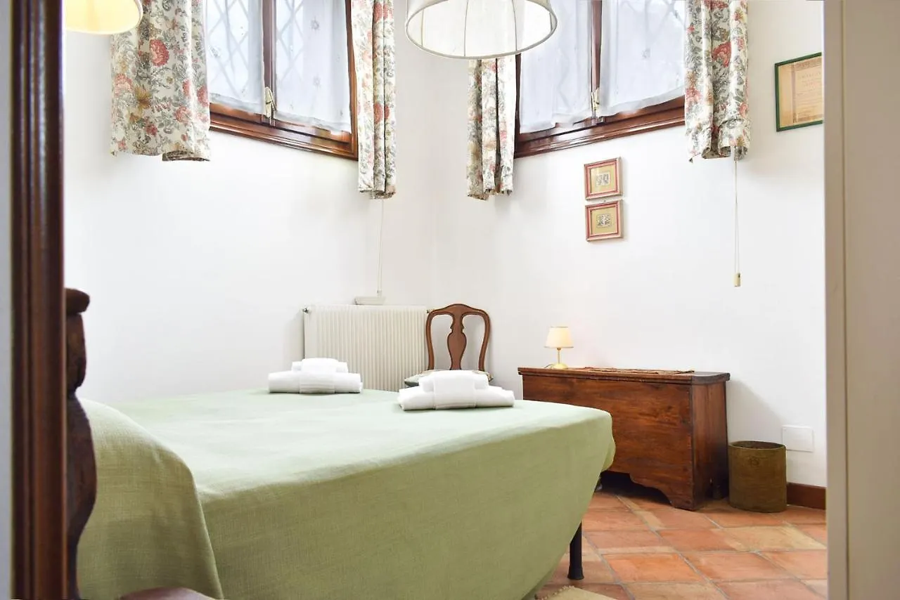 Historical Downtown Apartment Padova Italy
