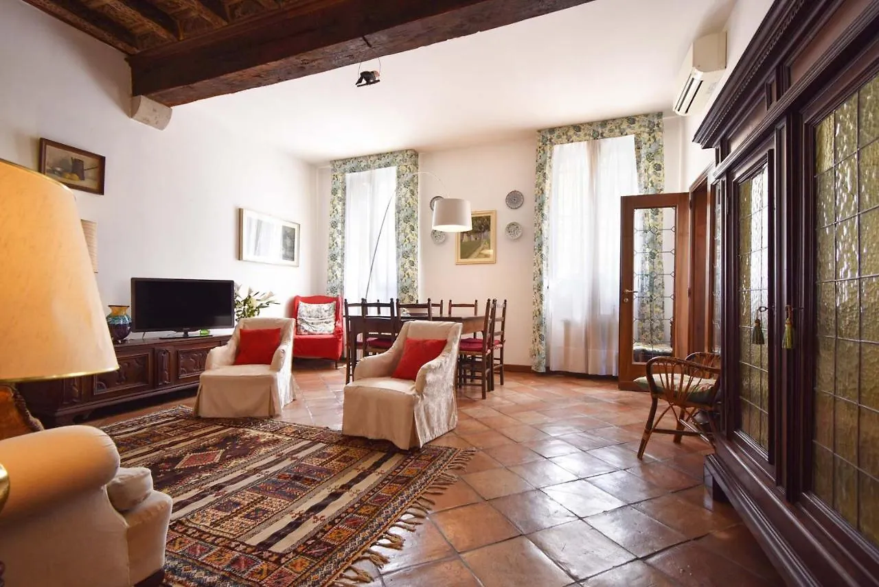 Historical Downtown Apartment Padova Italy