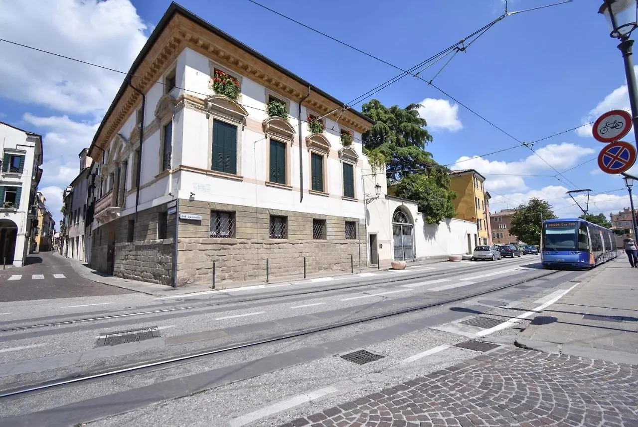 Historical Downtown Apartment Padova