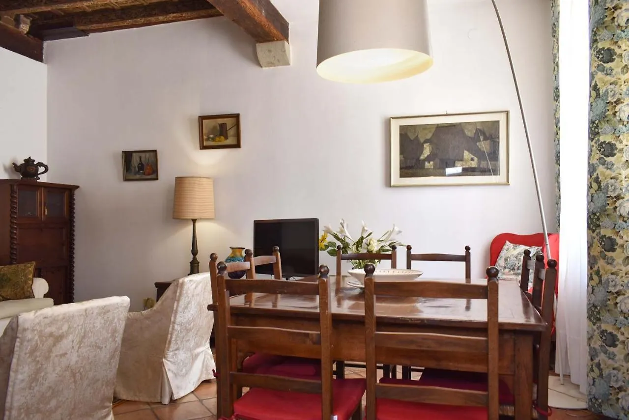 Historical Downtown Apartment Padova Italy