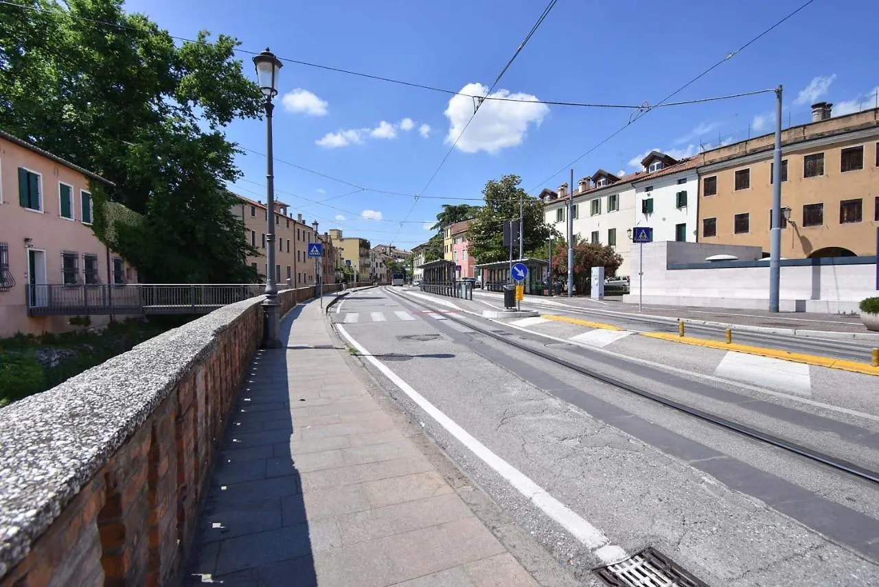 Historical Downtown Apartment Padova 0*,