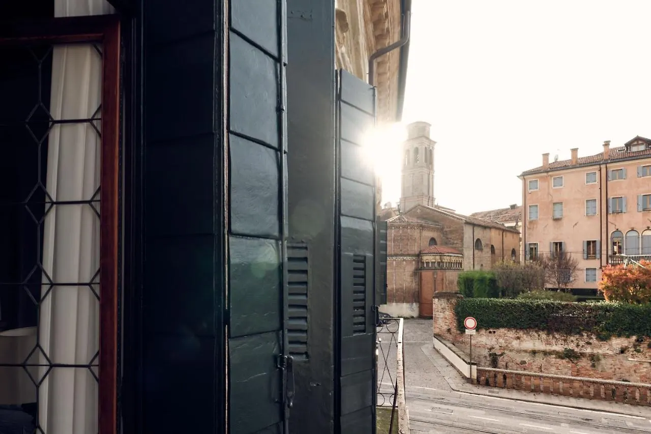 Historical Downtown Apartment Padova