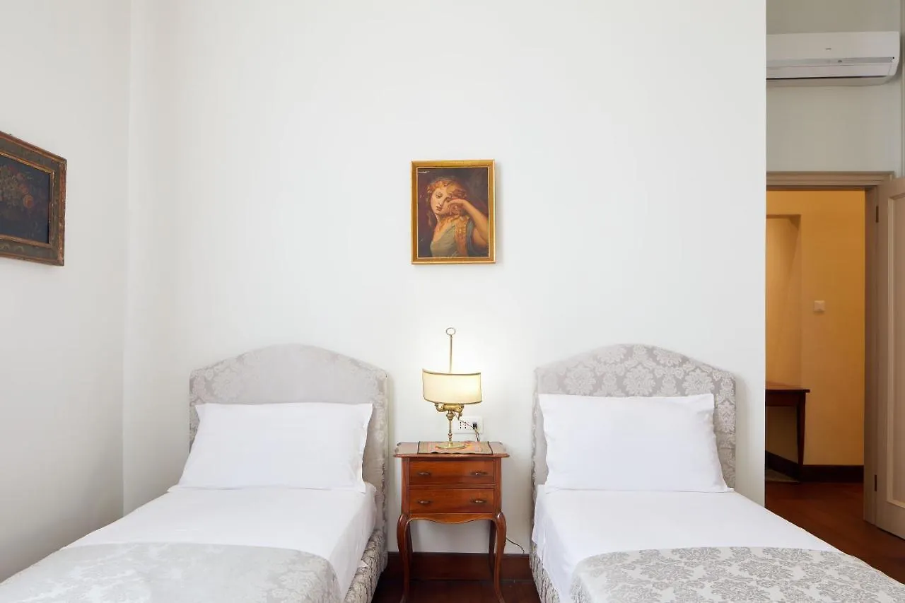 Historical Downtown Apartment Padova Italy