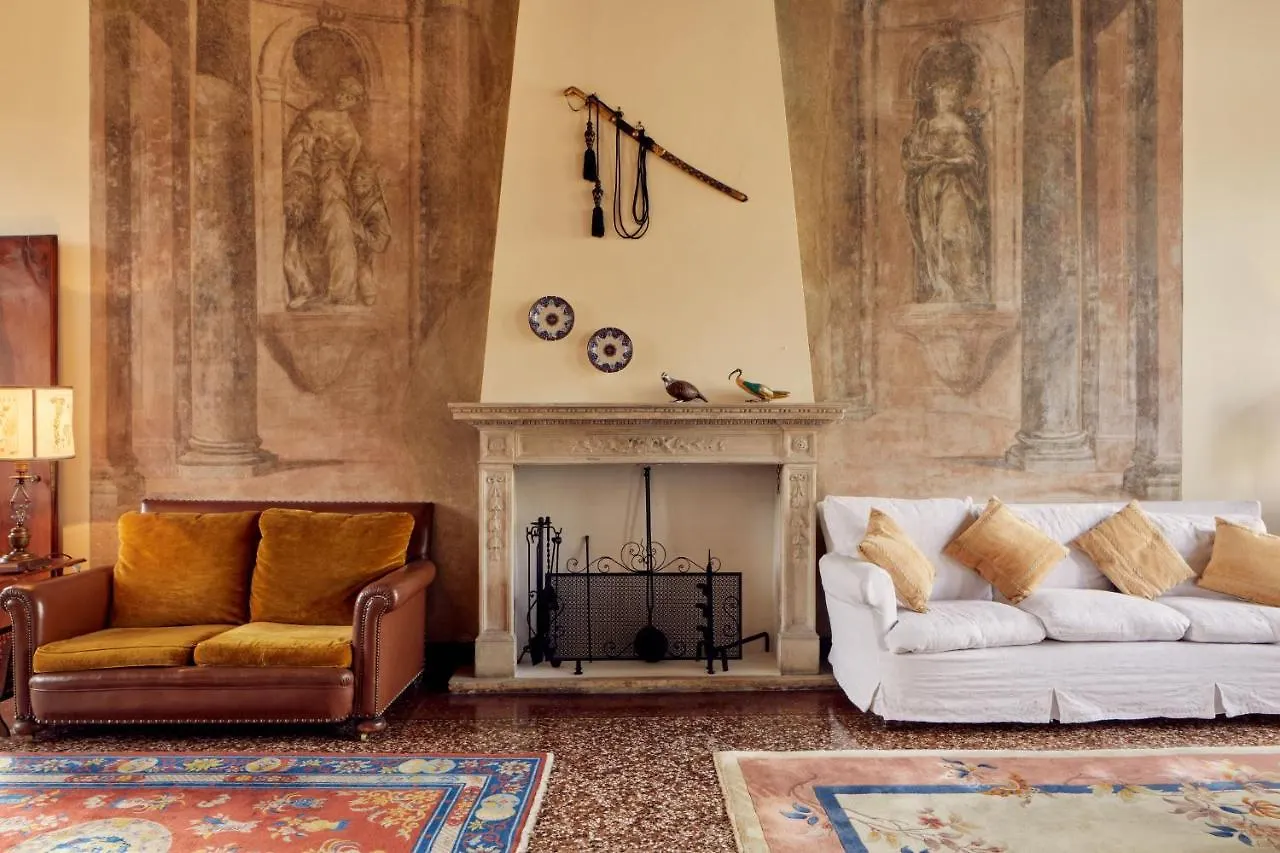 Historical Downtown Apartment Padova