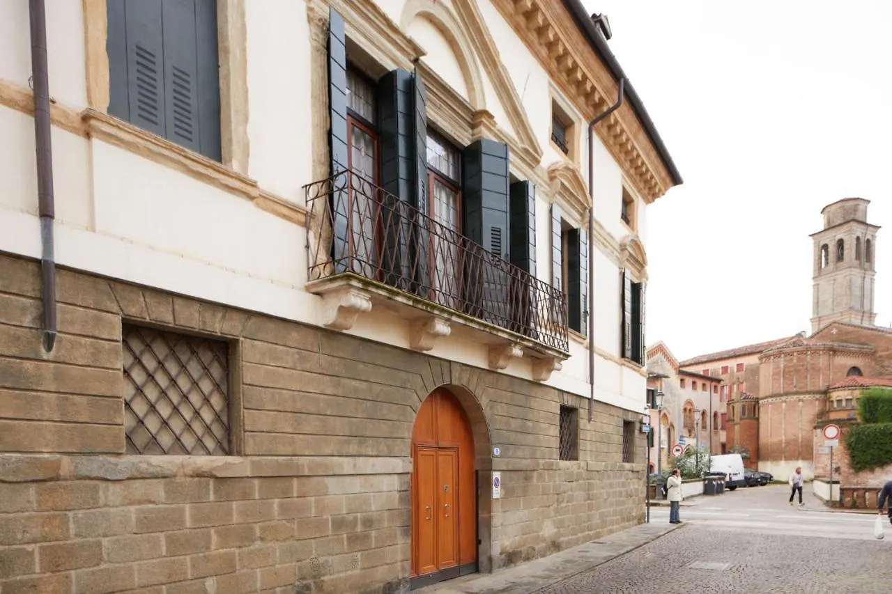 Historical Downtown Apartment Padwa