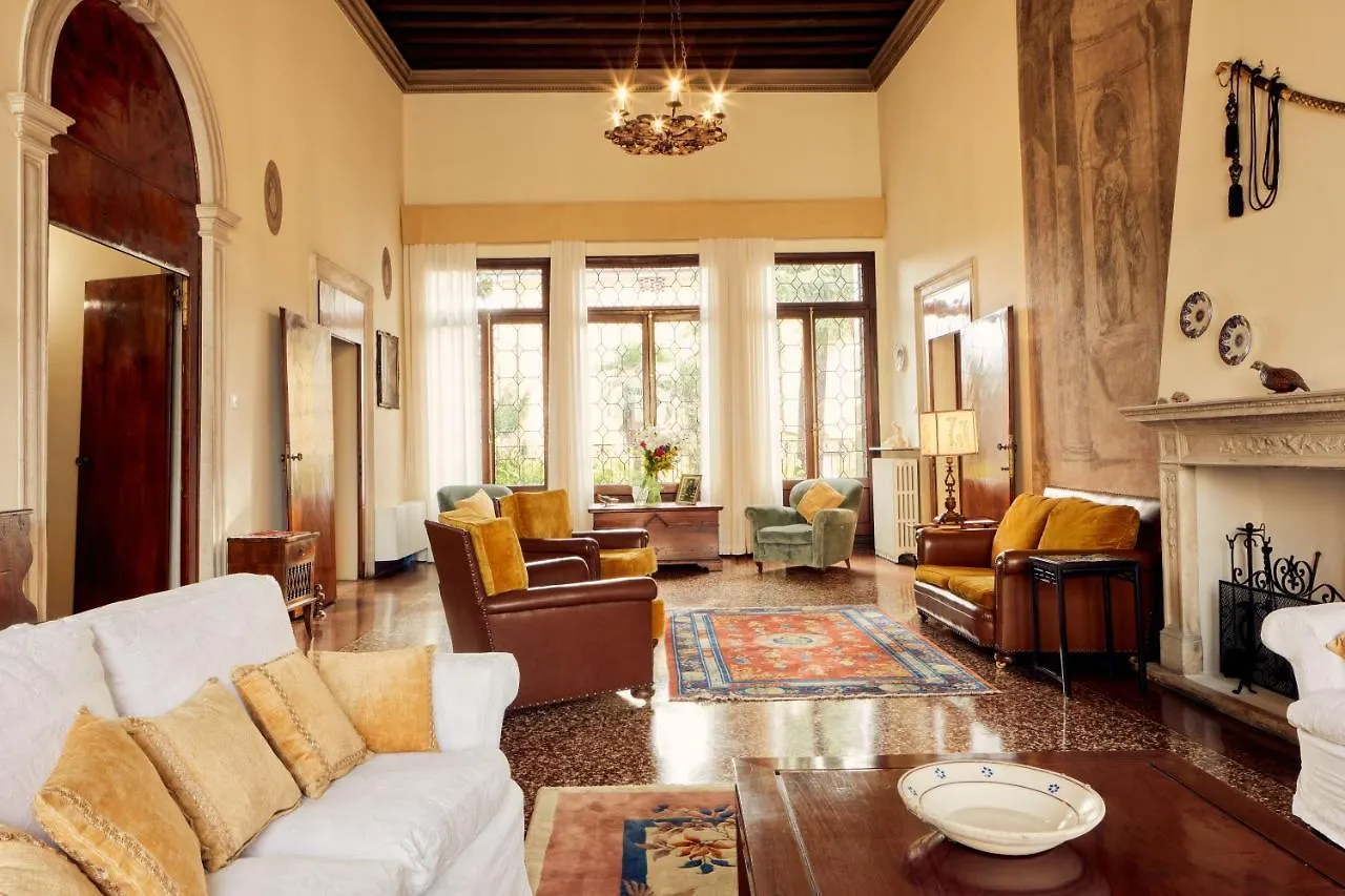 Historical Downtown Apartment Padwa
